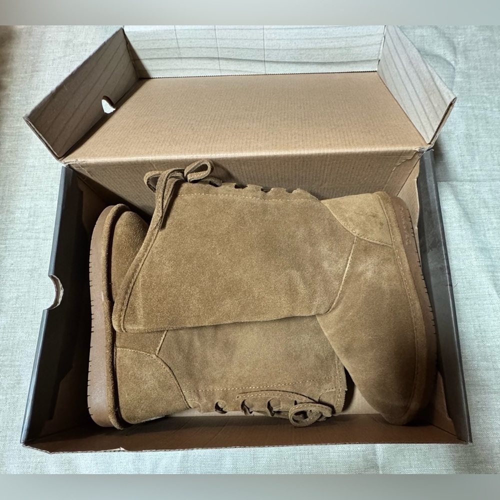 Bearpaw Phylly Youth Winter Boots -
Size 4 - Picture 7 of 8